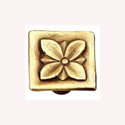 Tirador Cuadrado Flor Cuero Mate 33 MM